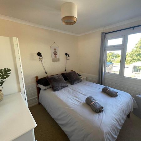 2 Bedroom Holiday Chalet Near Bude Kilkhampton Экстерьер фото