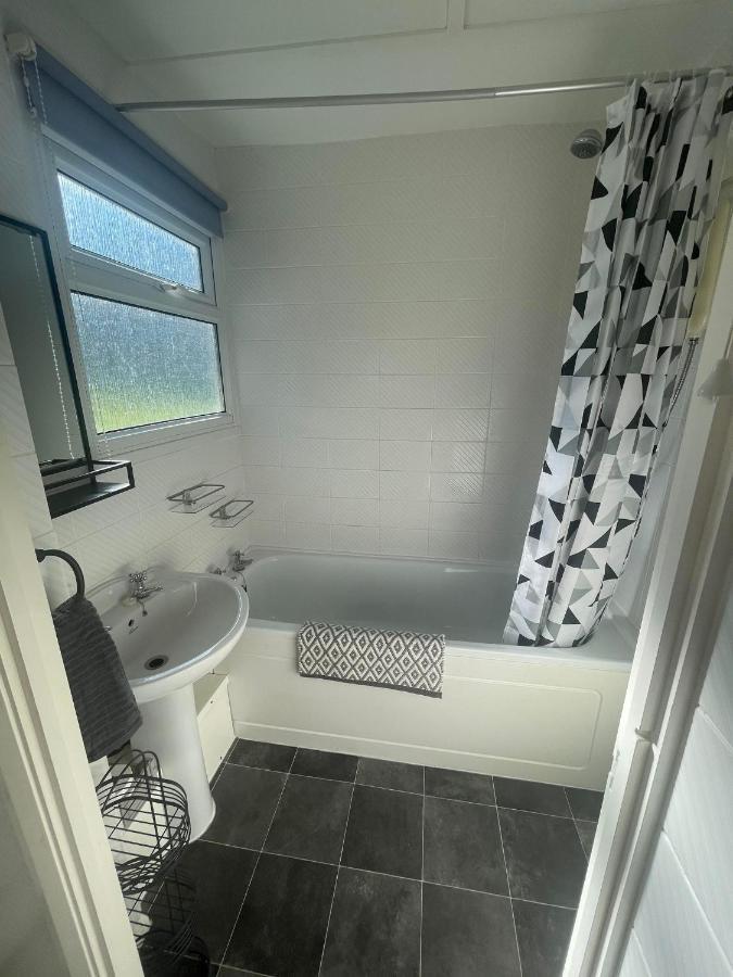 2 Bedroom Holiday Chalet Near Bude Kilkhampton Экстерьер фото